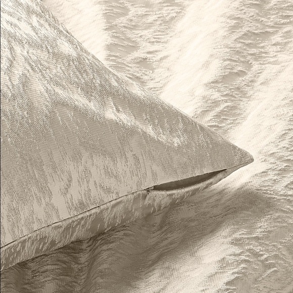 $500 Limited Edition Hotel Collection Distressed Chevron Comforter Set, Ivory - Picture 3 of 10